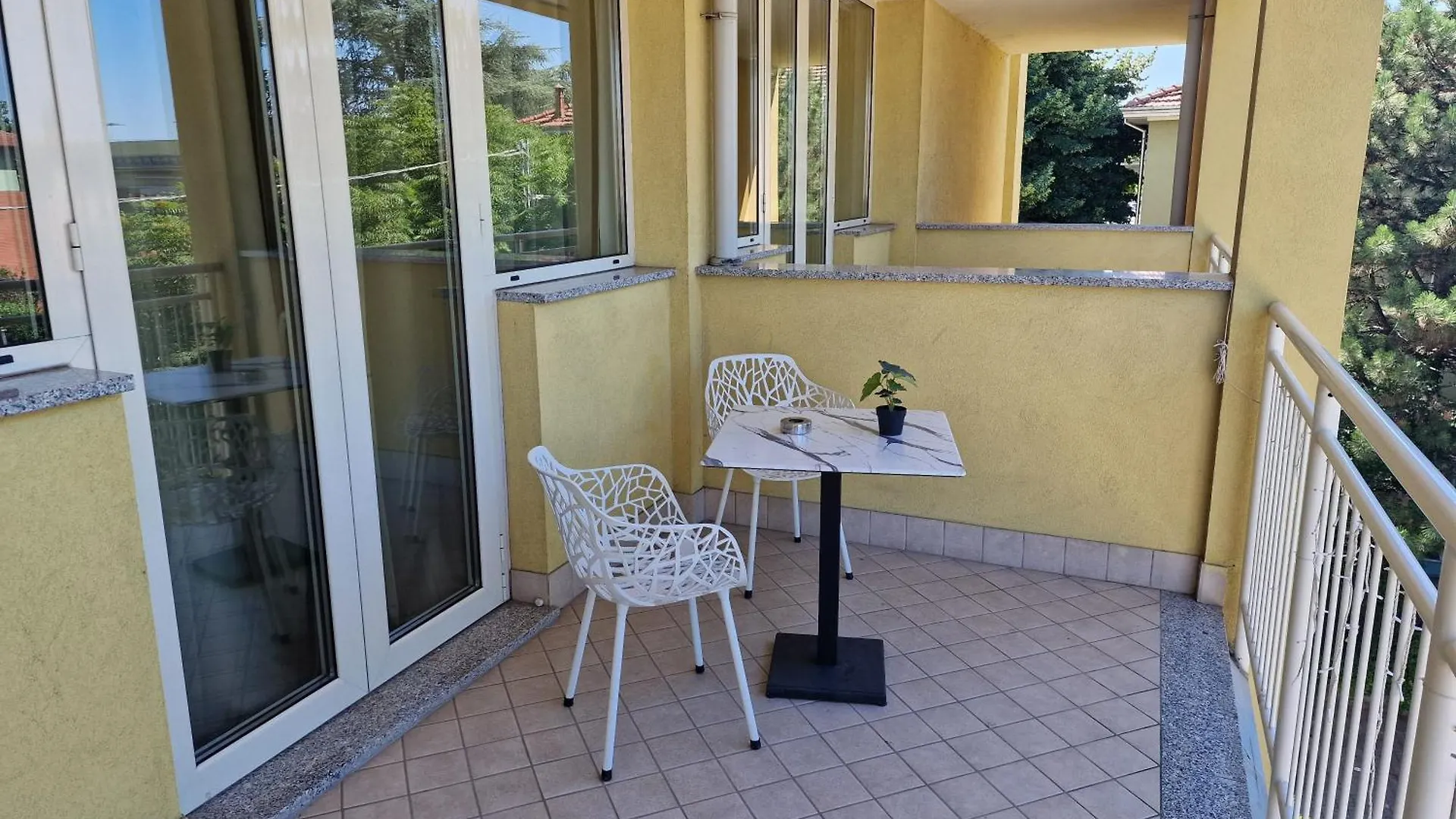 Hotel Giallo Noceto