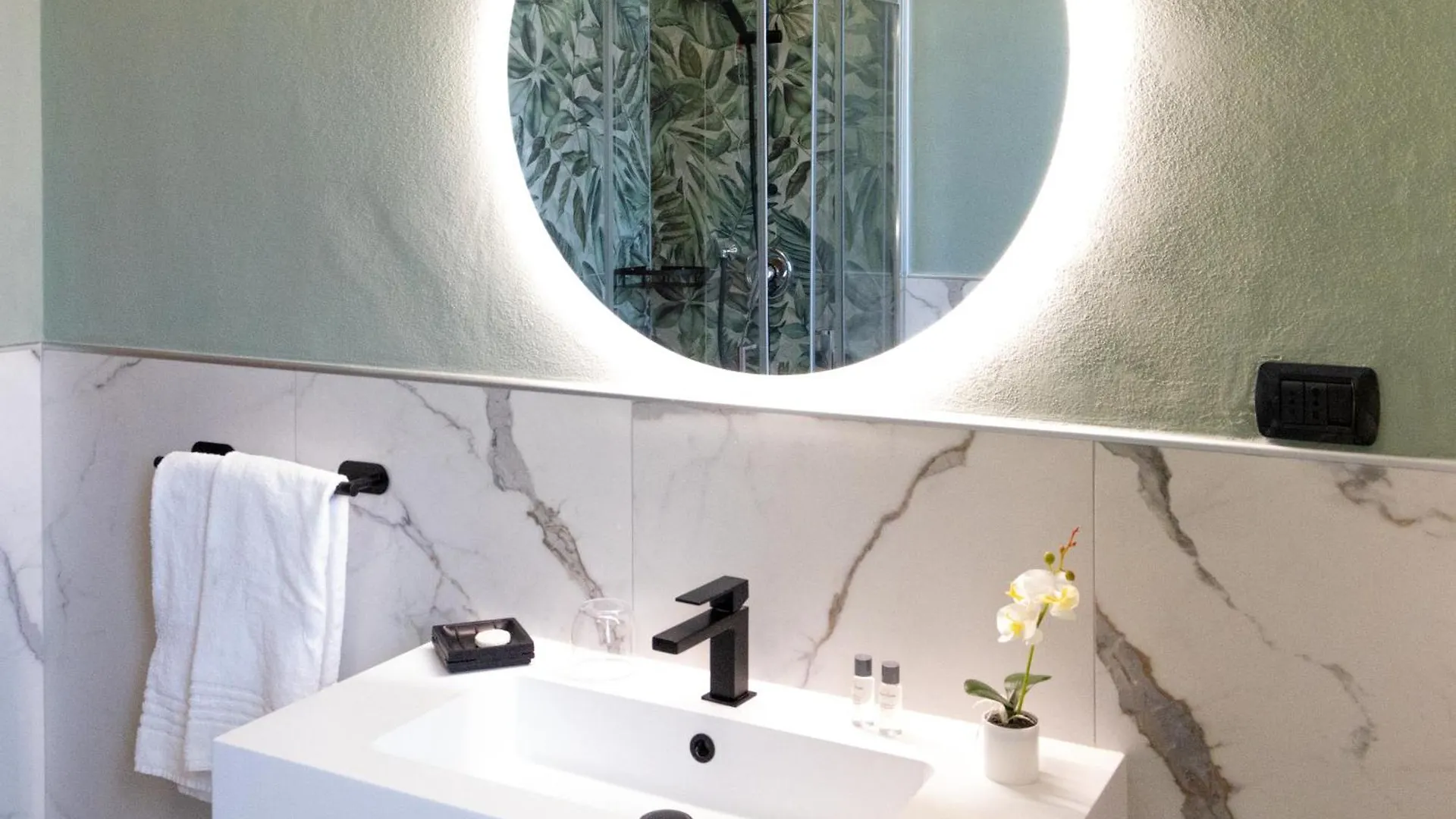 Hotel Giallo Noceto